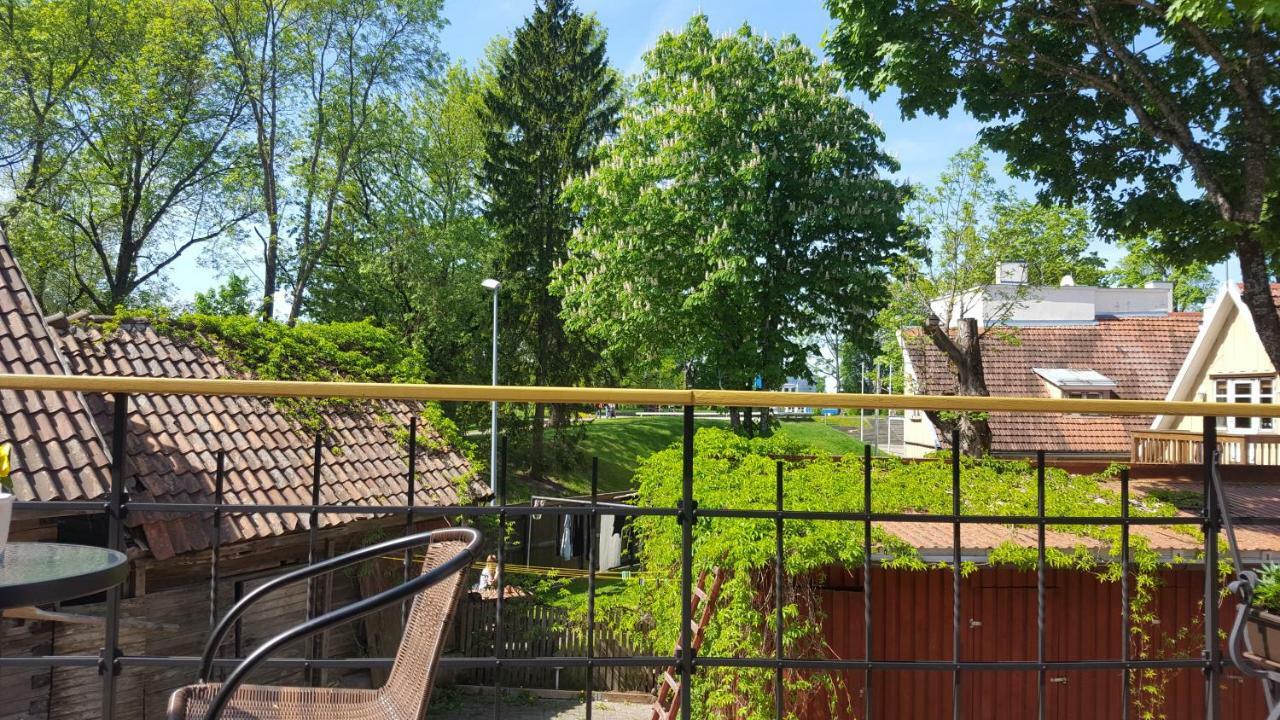Deluxe Apartments In The City Center With Balcony Pärnu Exteriör bild