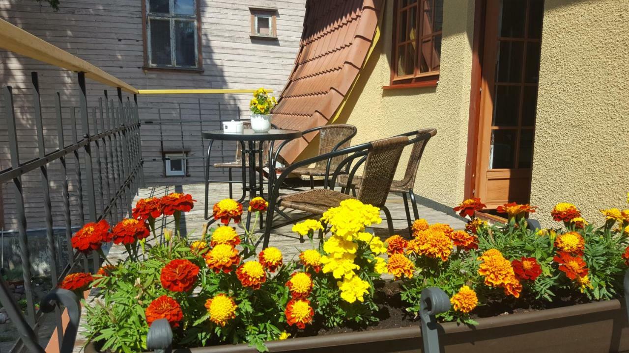 Deluxe Apartments In The City Center With Balcony Pärnu Exteriör bild